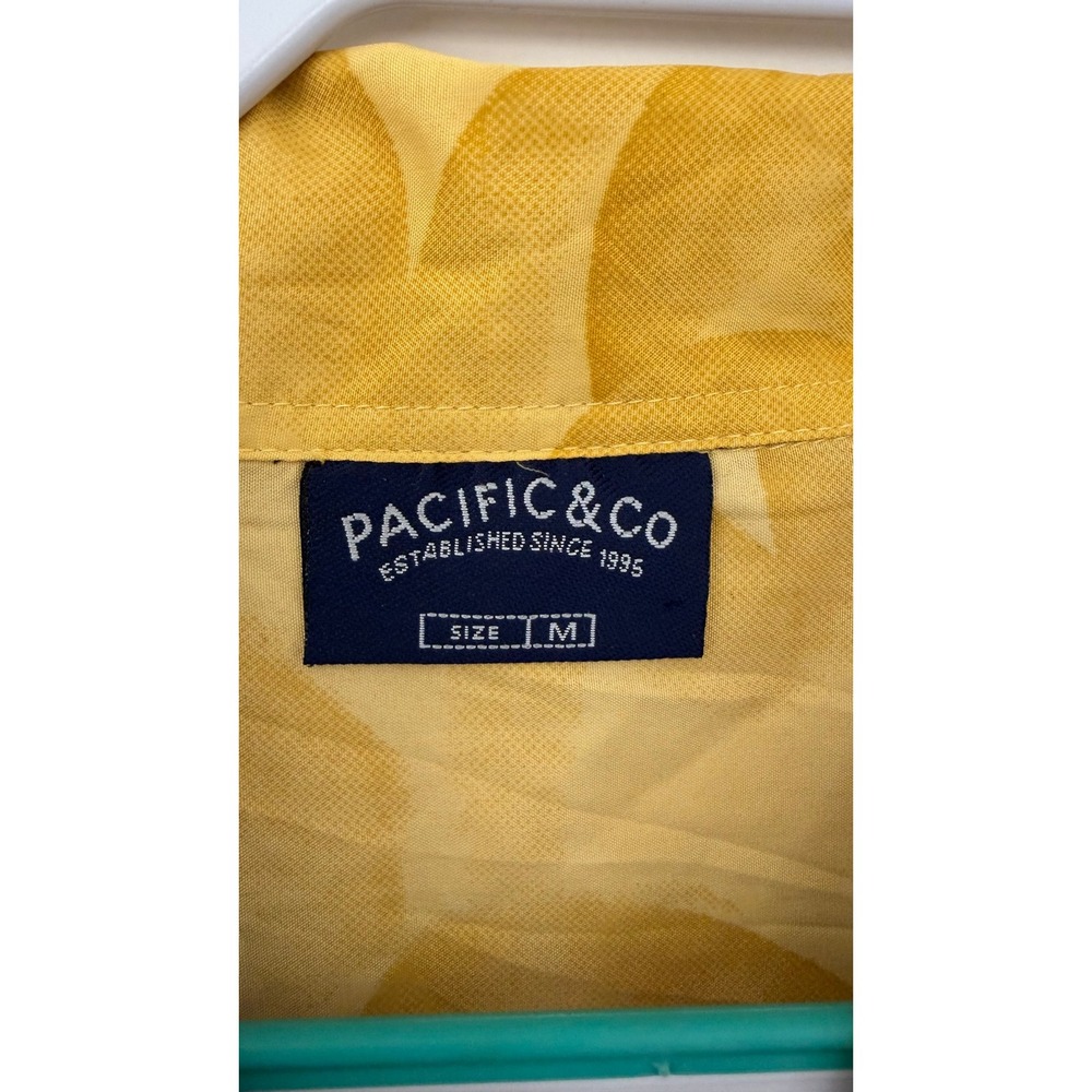 Pacific & Co Mens Hawaiian Shirt Medium Yellow Woodie Car Tropical Surf Scenic - Picture 2 of 4